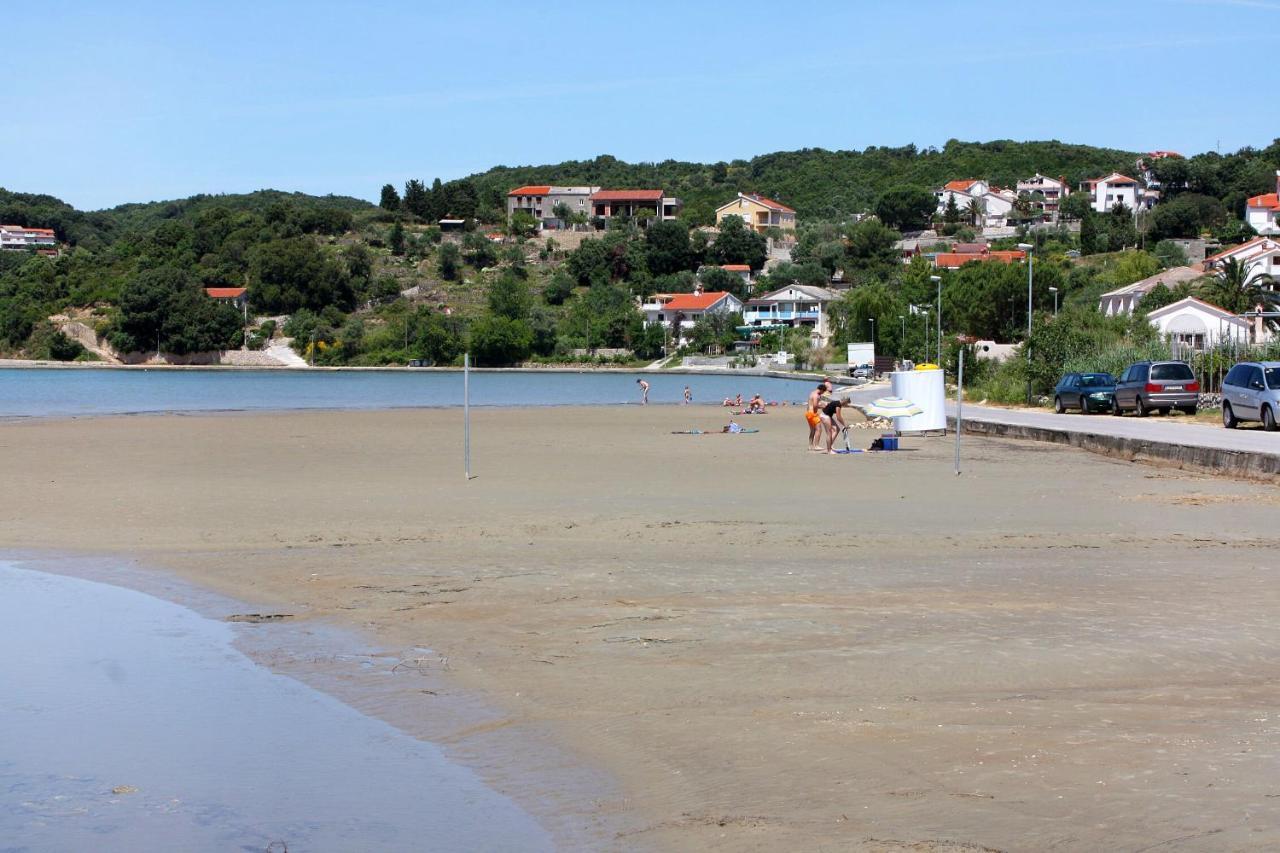 Apartman For Families With Children Kampor, Rab - 15144